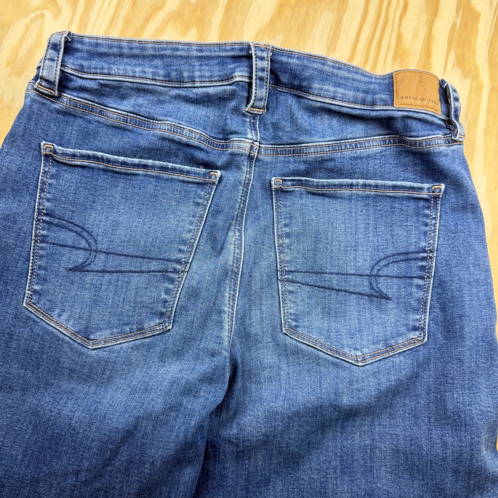 American Eagle Super High-Rise Flare Jeans 16 Long Medium Wash Patch Pockets - Picture 2 of 9